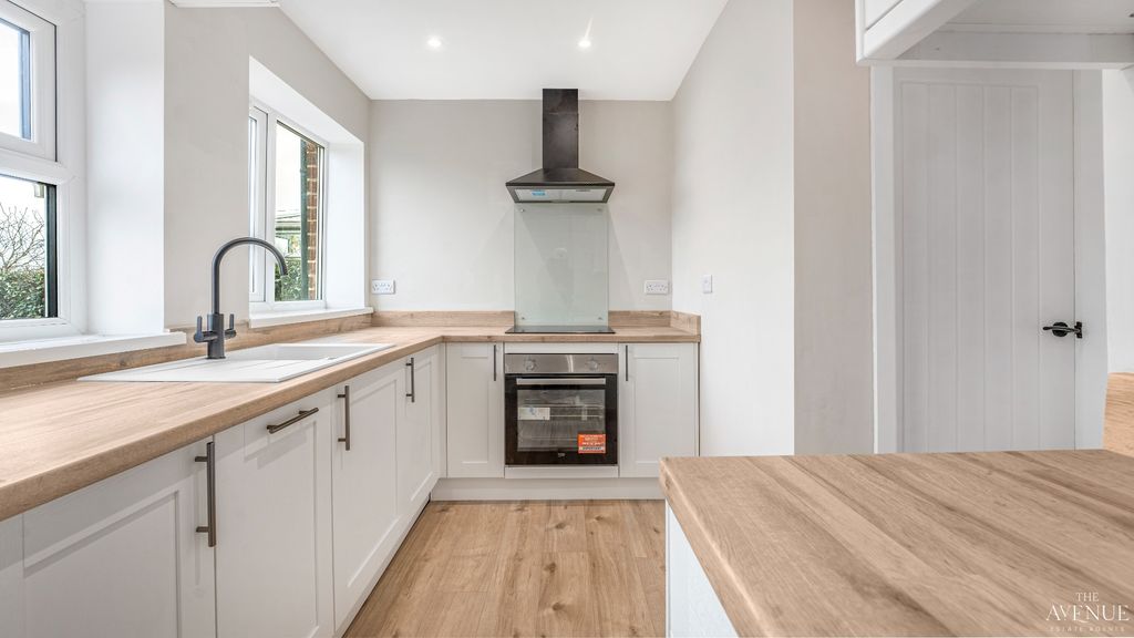 Property photo 2 of 27 4973691