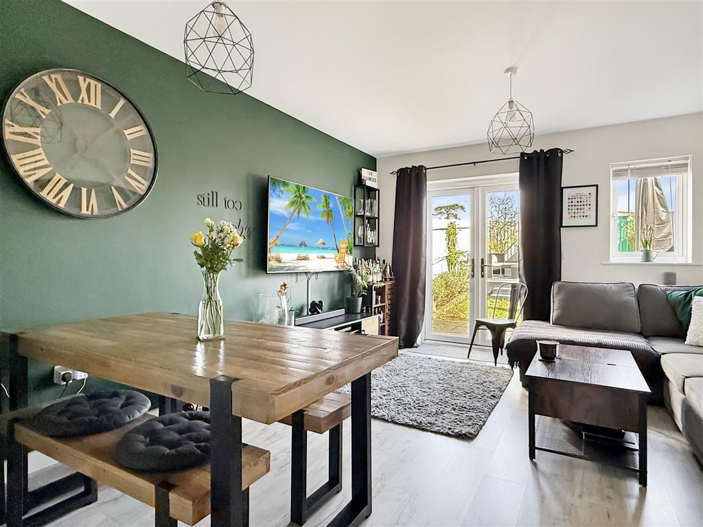 Property photo 2 of 14 Img_9323.Jpg