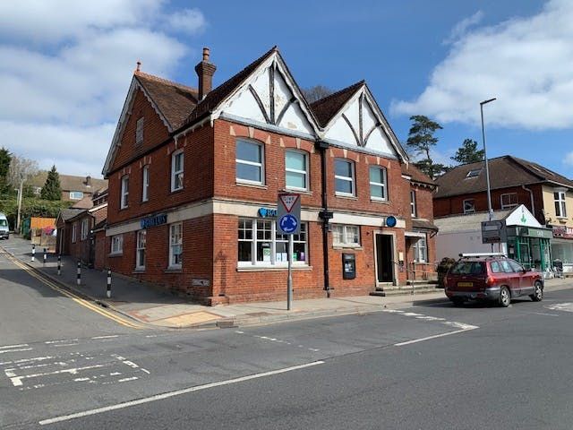 Property photo 2 of 5 46 High Street Heathfield 2.Jpg