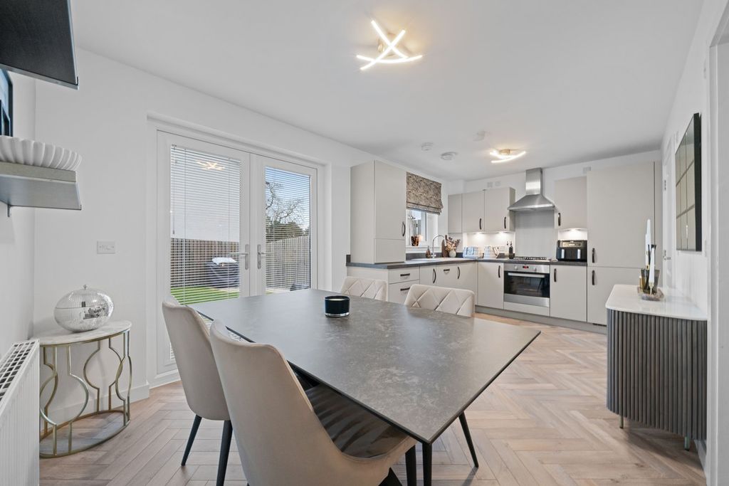 Property photo 2 of 29