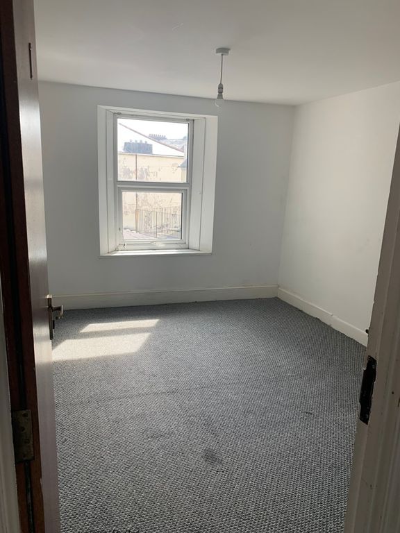 Property photo 3 of 17 Photo 1