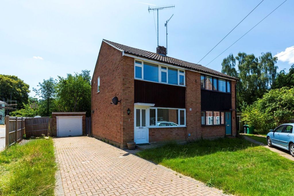 Property photo 1 of 11
