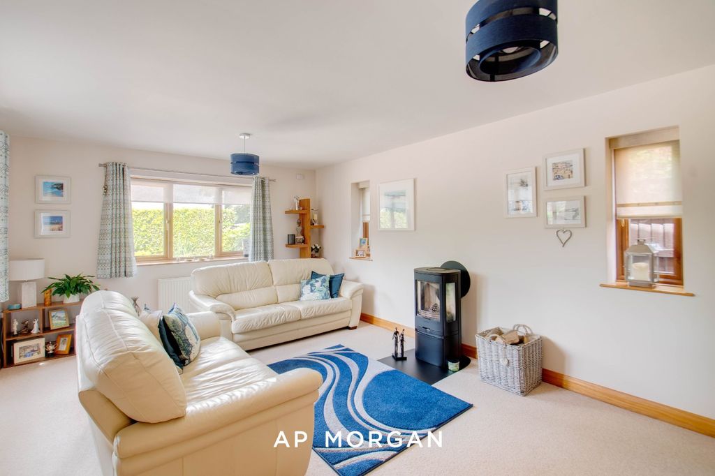 Property photo 2 of 31 Picture No. 01