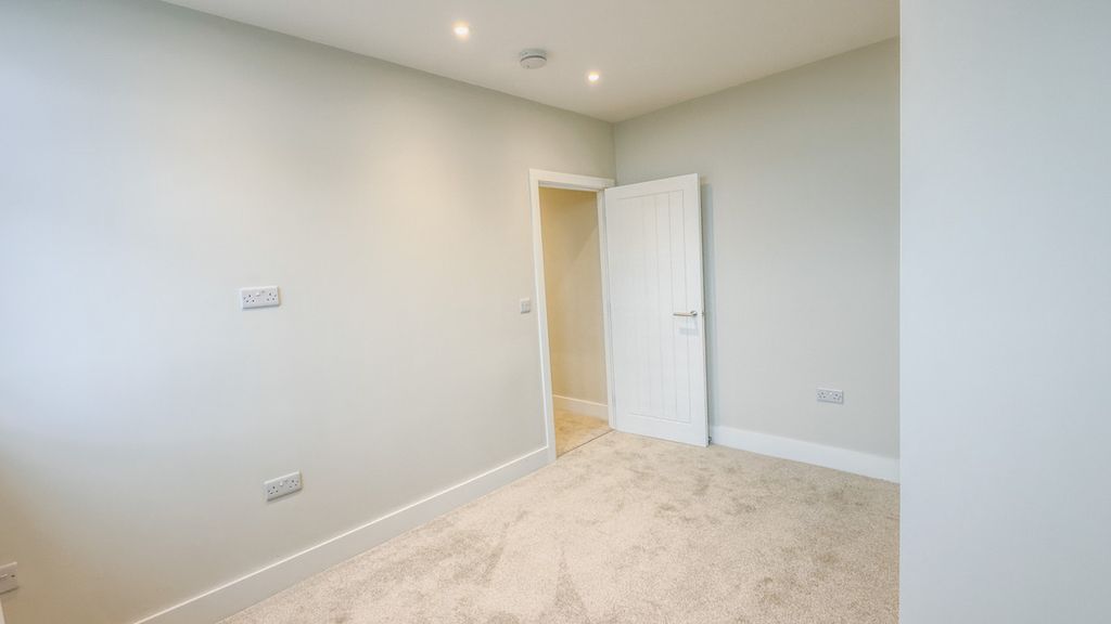 Additional image 7 of 1 bed flat for saleSpringhall Lane, Halifax HX1
