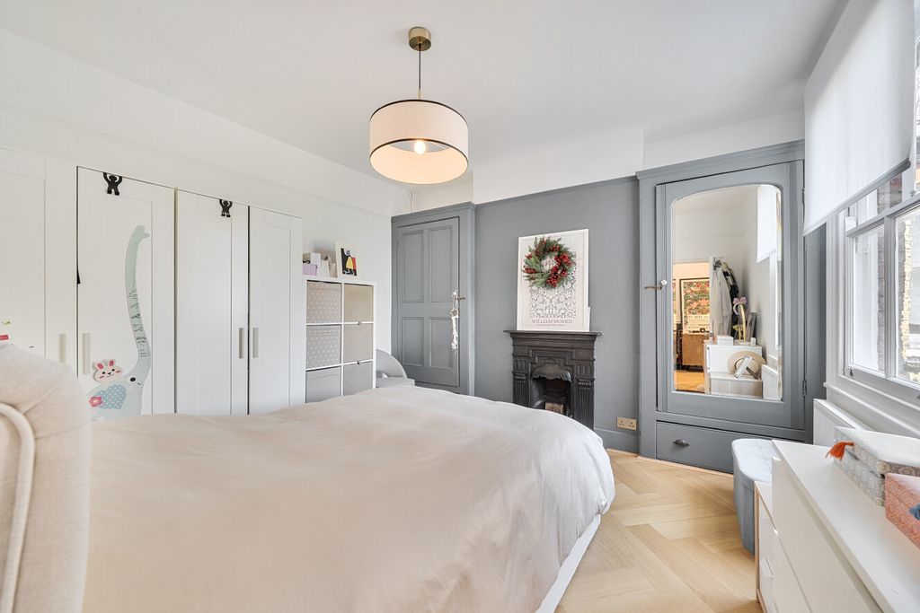 Property photo 3 of 17 1481367-16-6A3Ec3...