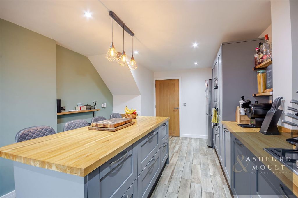 Property photo 2 of 33 Ashford-36.Jpg