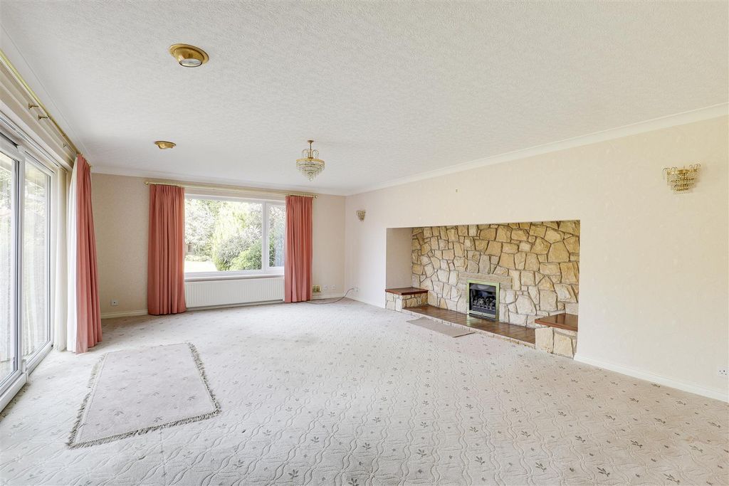 Property photo 3 of 34 4072.Jpg