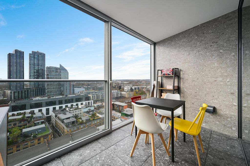 Property photo 2 of 11