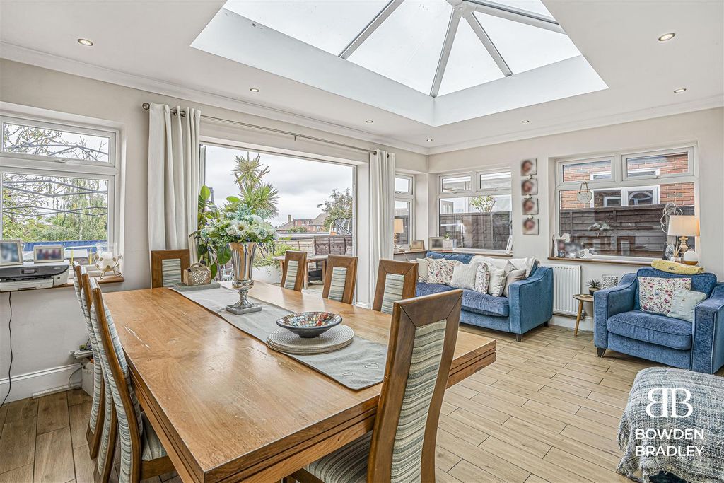 Property photo 2 of 17 Dining Room