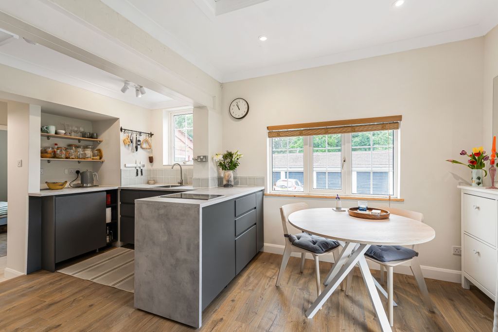 Property photo 3 of 19 Kitchen Diner