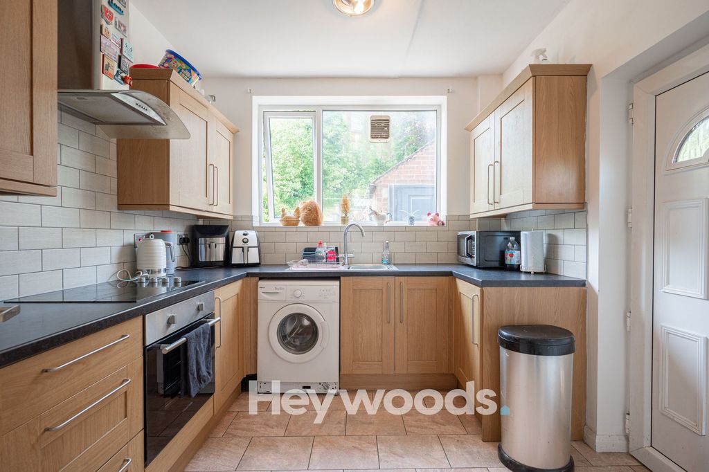 Property photo 3 of 31