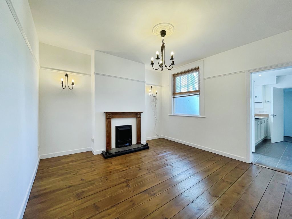 Property photo 3 of 28 47E1Fb7B-26