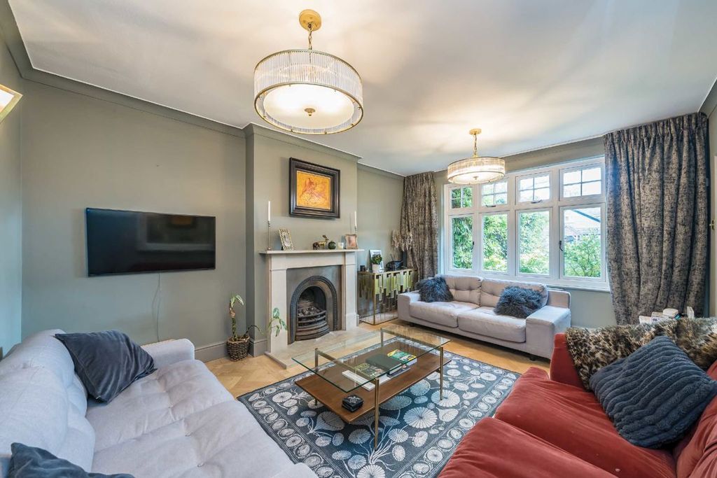 Additional image 5 of 4 bed detached house for saleGloucester Road, Hampton TW12