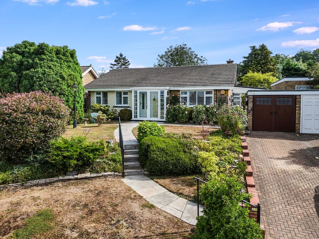 Property photo 1 of 11 Front