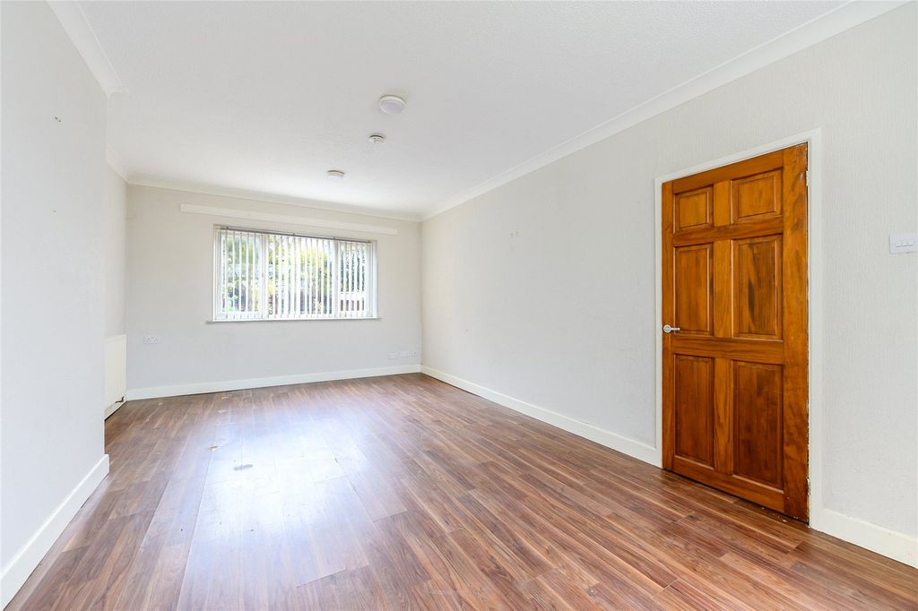 Property photo 3 of 28 Picture No. 15