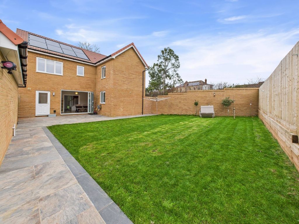 Property photo 2 of 34