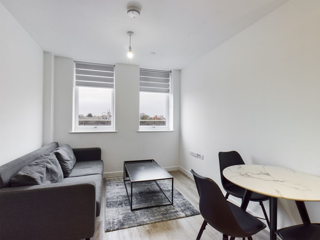 Property photo 2 of 6 Cam00868P1-Pr0102-Still03