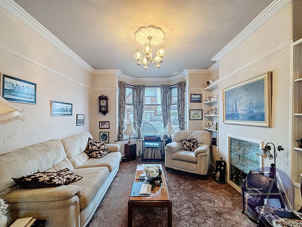 Property photo 2 of 25 4947812