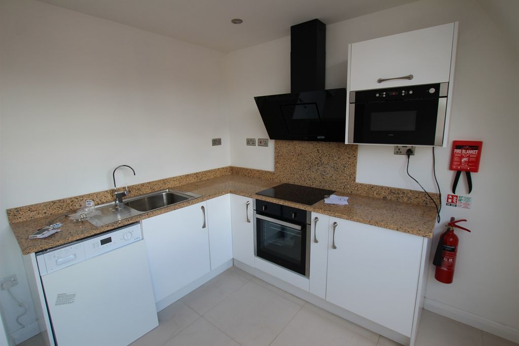 Property photo 1 of 6 (Main)