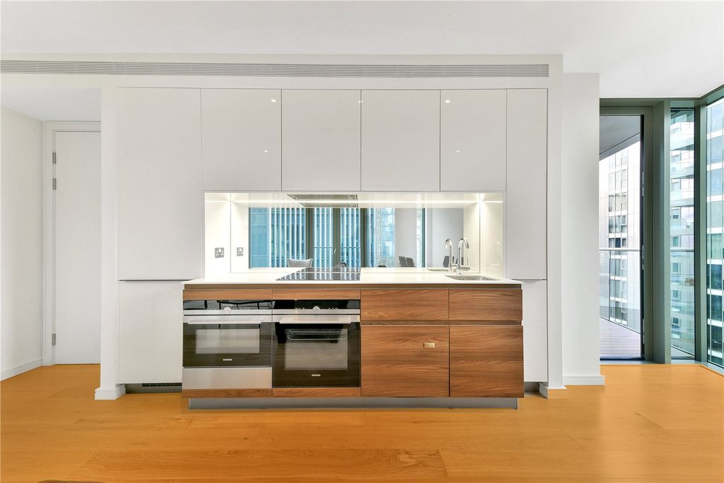 Property photo 1 of 11 Kitchen