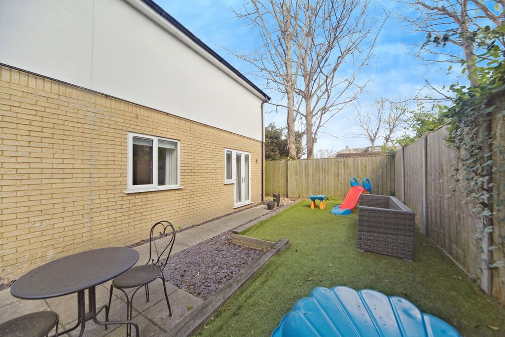 Property photo 2 of 17 Photo
