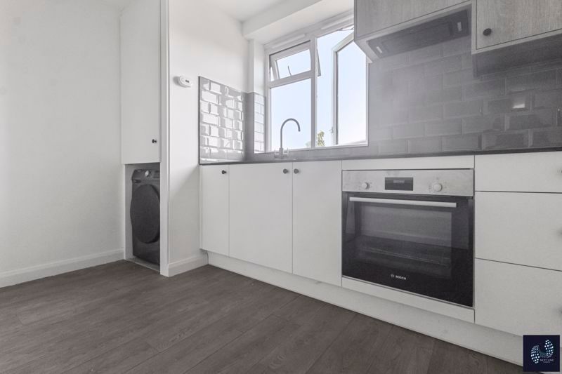 Property photo 2 of 10 Photo 3