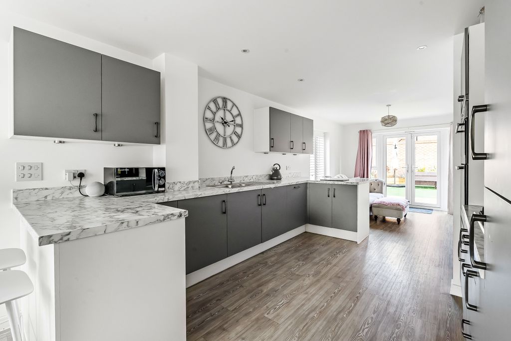 Property photo 2 of 20 2