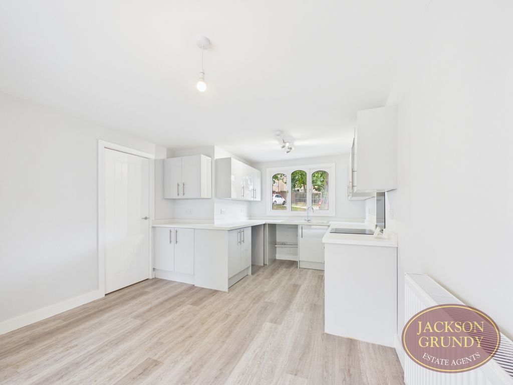 Property photo 2 of 16 Pikemead Court