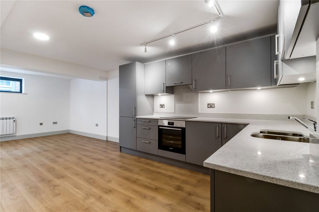 Property photo 1 of 13 Picture No. 02