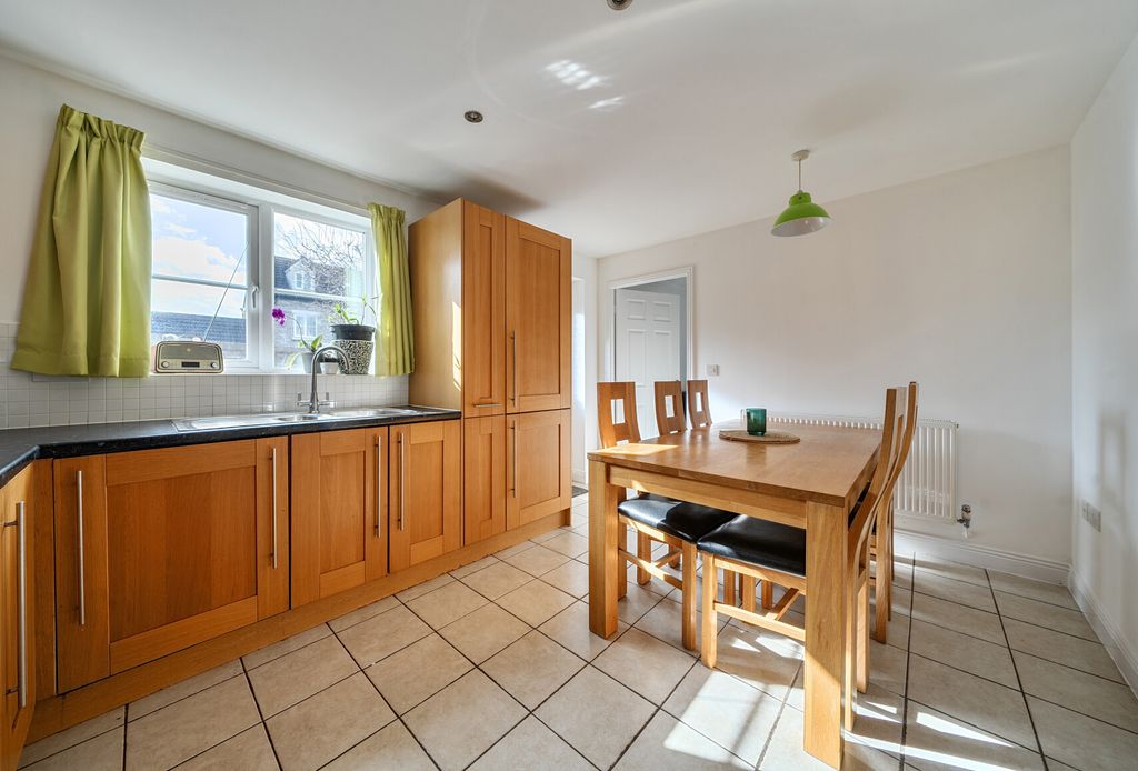 Property photo 3 of 22 1423156-9-69B1Aa1...