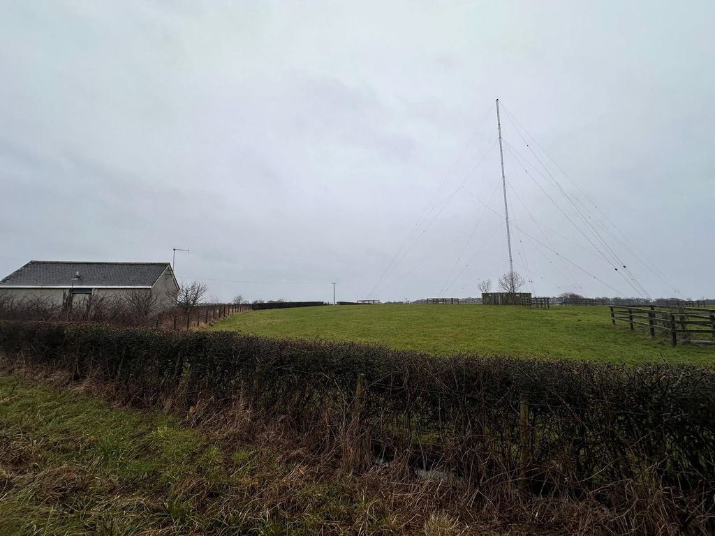 Property photo 2 of 3 Picture No. 02