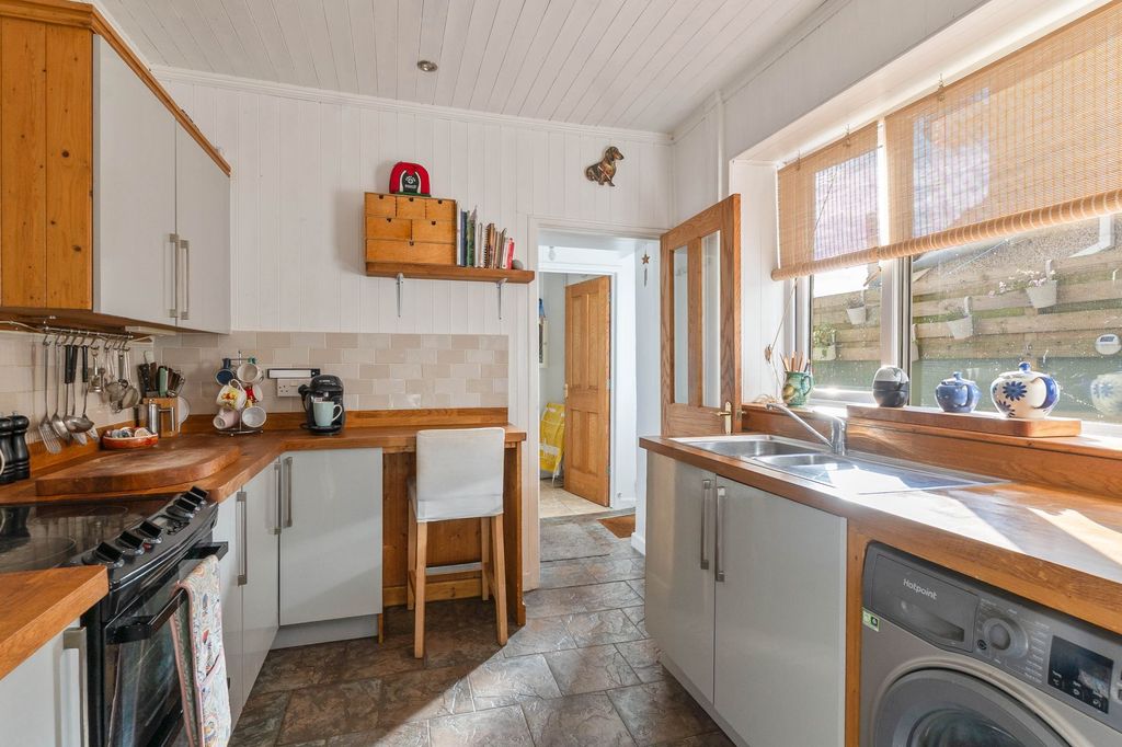 Property photo 3 of 26