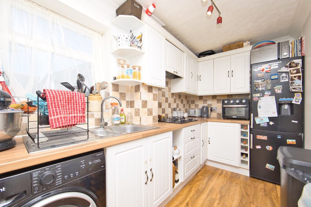 Property photo 3 of 11 Picture 3