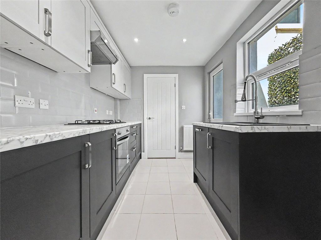 Property photo 2 of 19 Picture No. 20