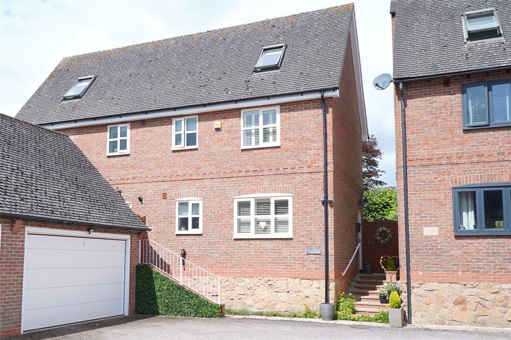 Property photo 1 of 33 Picture No. 63