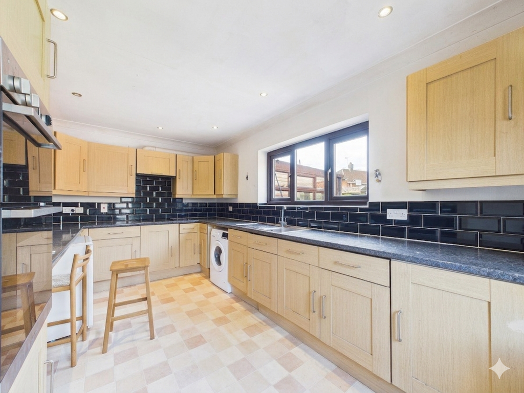 Property photo 2 of 9 Kitchen.Png