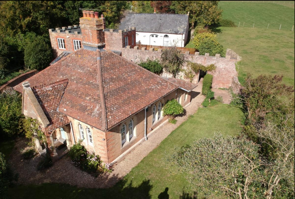 Property photo 2 of 7