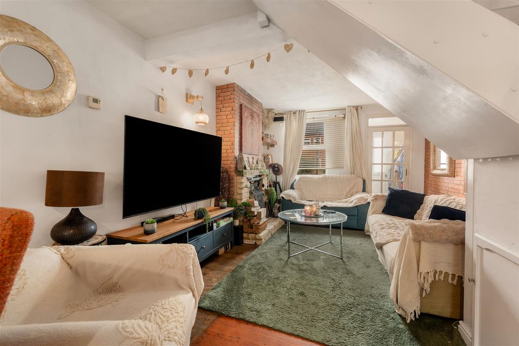 Property photo 3 of 16 120 Causeway, Banbury-5.Jpg
