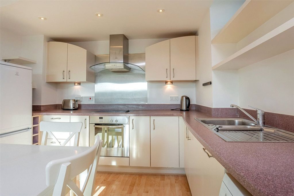 Property photo 2 of 18 Picture No. 07