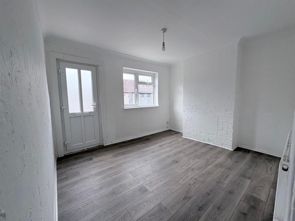 Property photo 1 of 10 Front Room.Jpg