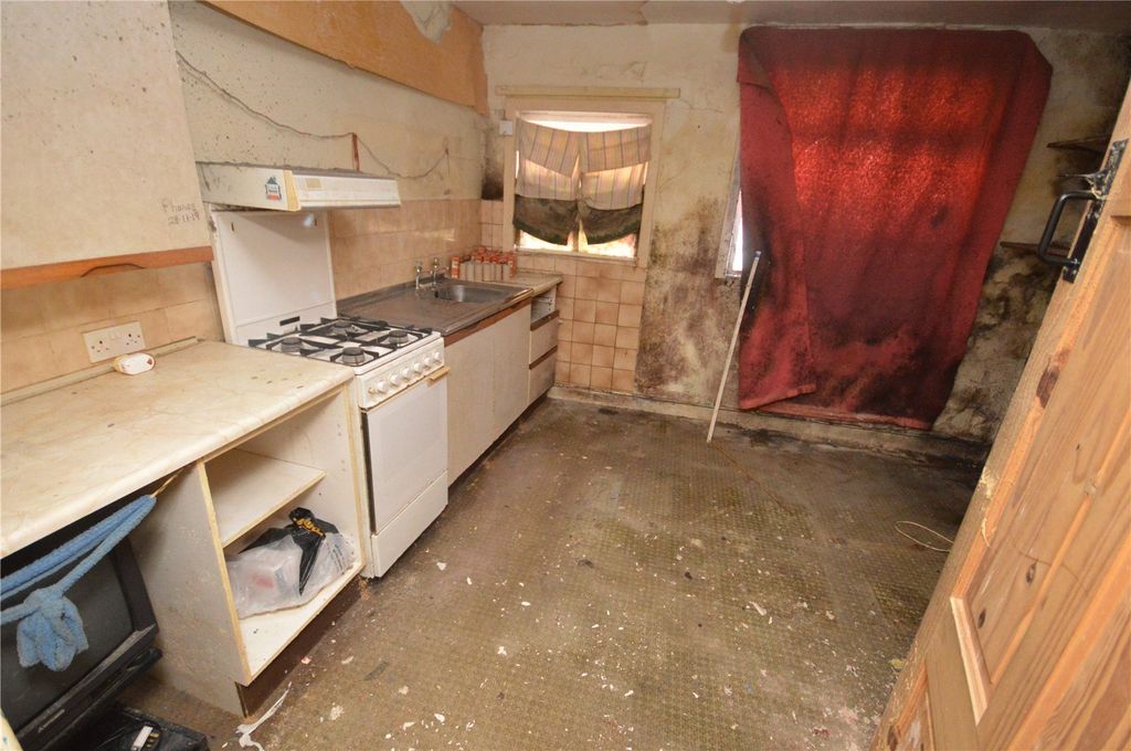 Property photo 3 of 9 4 Chandos