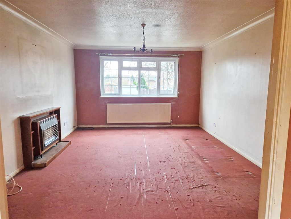 Property photo 2 of 13 Lounge