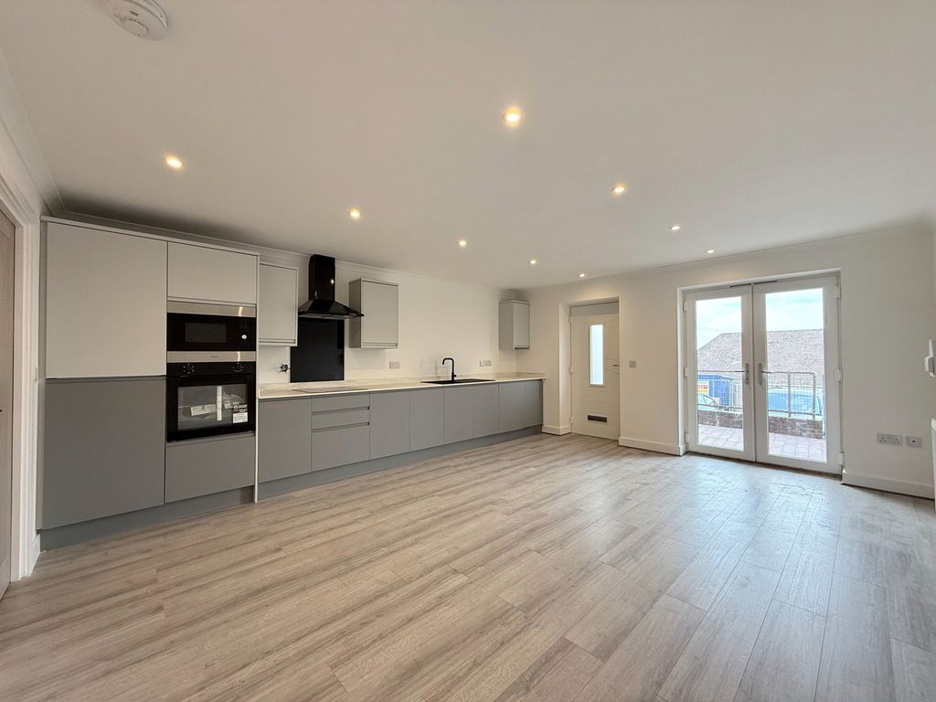 Additional image 5 of 1 bed flat for saleEdith Walk, Great Malvern, Worcestershire WR14