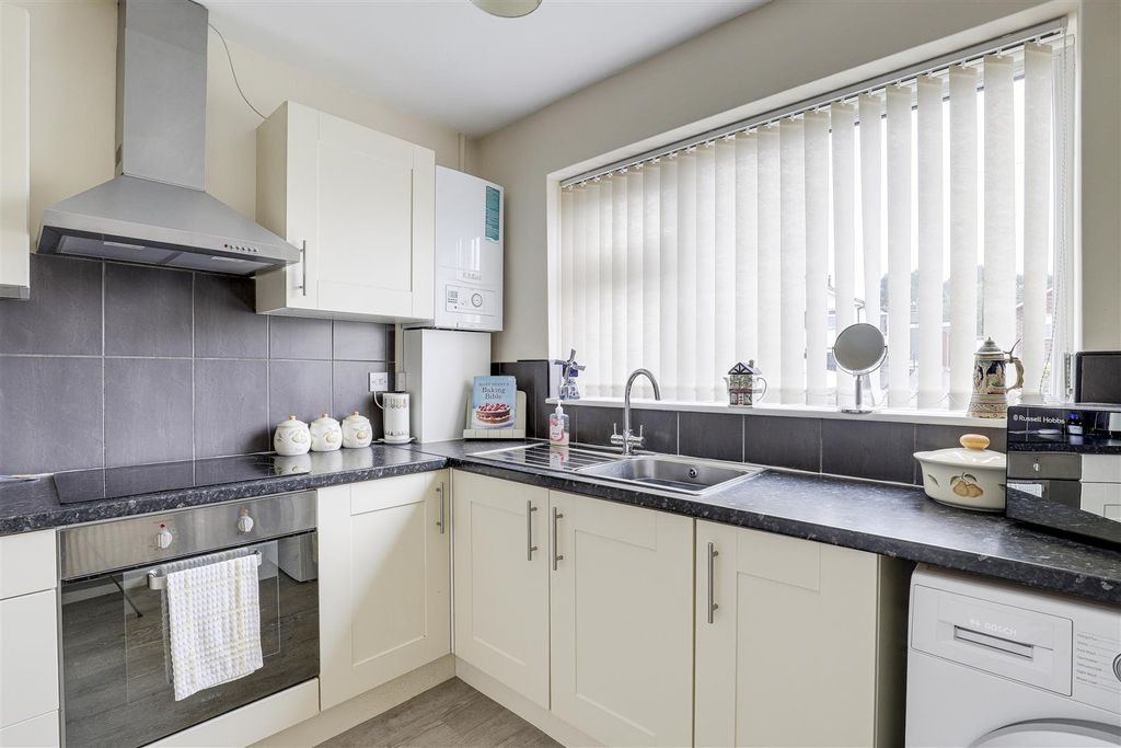 Property photo 3 of 19 5543.Jpg