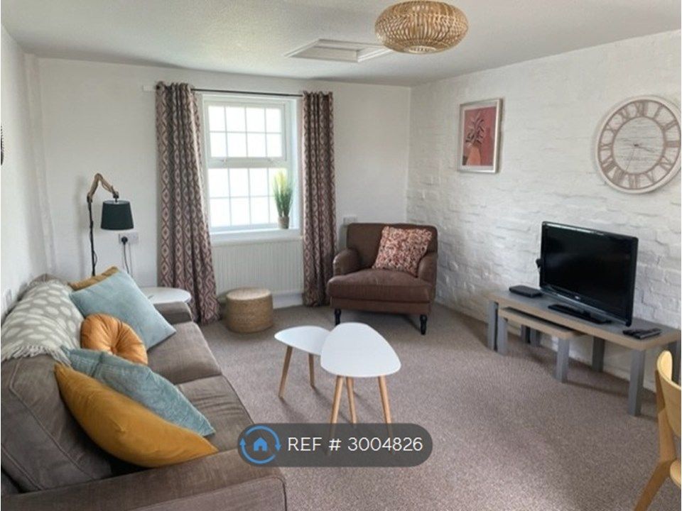Property photo 2 of 11 Lounge