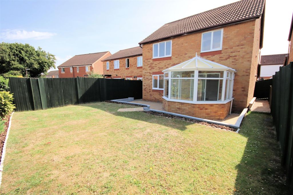 Property photo 2 of 30 Rear Garden