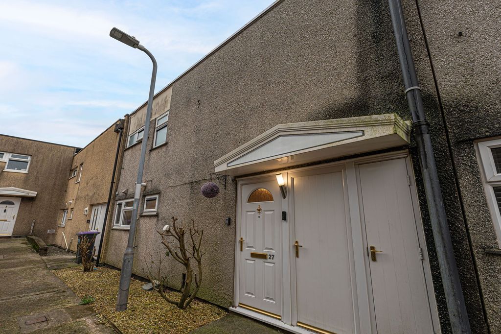 Property photo 1 of 27