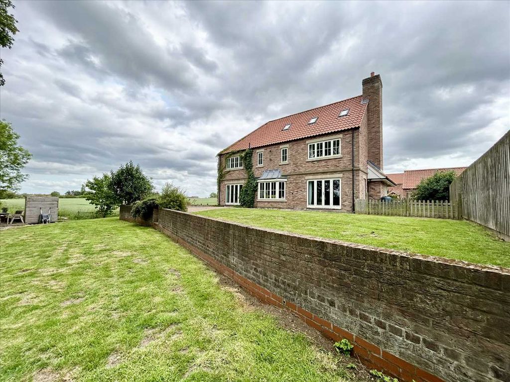 Property photo 2 of 31 Accommodation