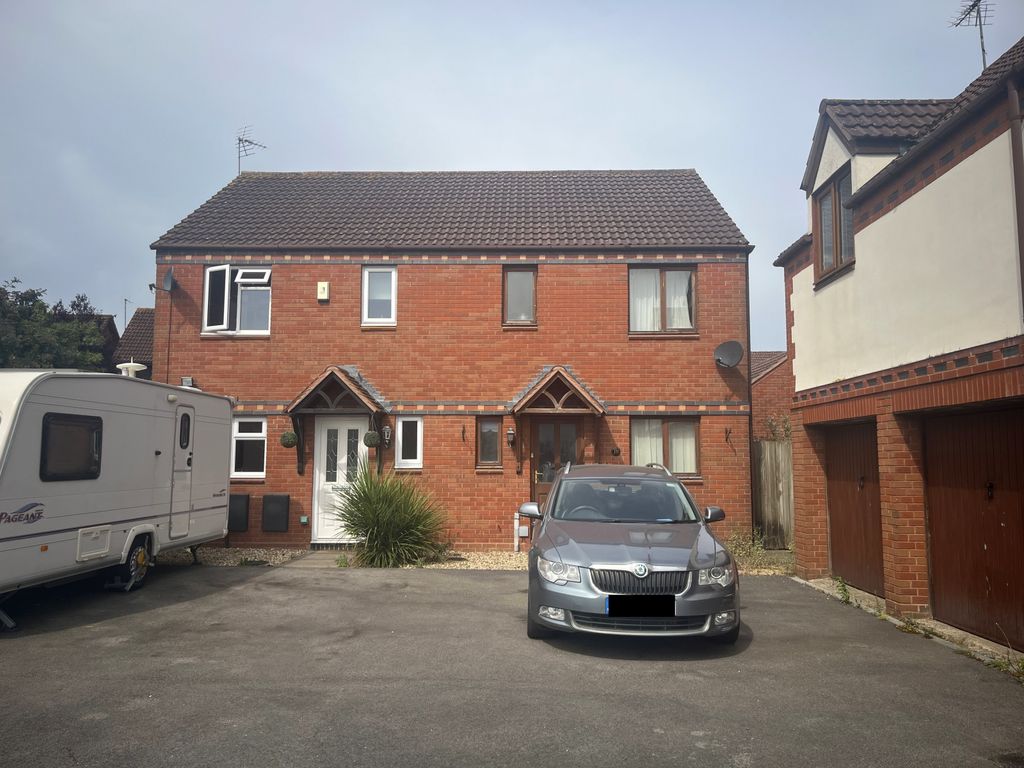 Property photo 1 of 9 3Â Bedroom Semi Detached For Sale