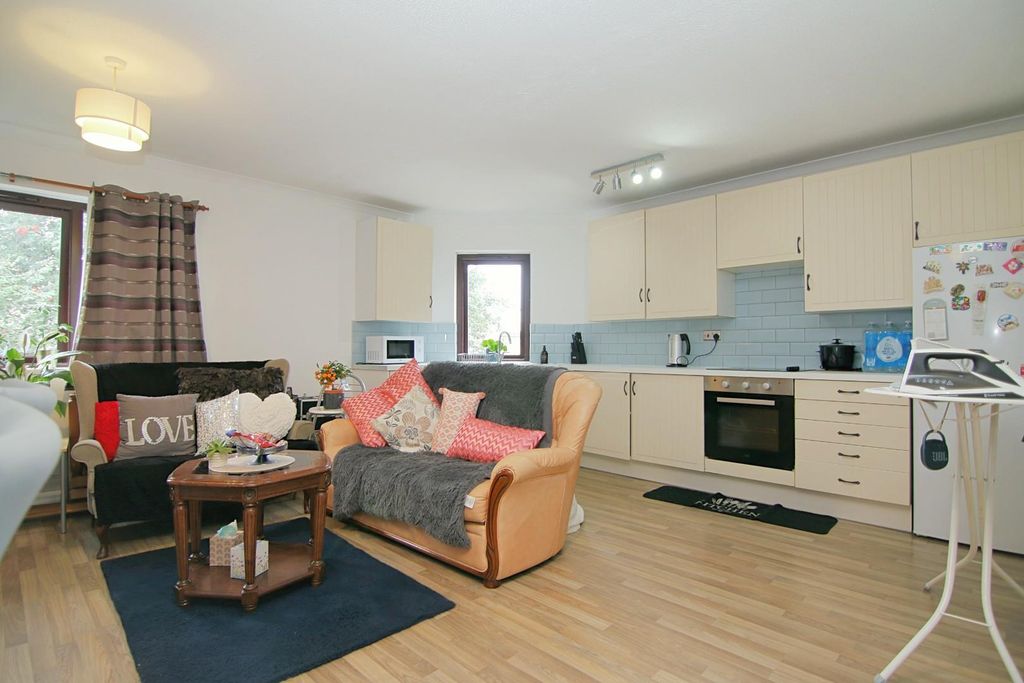 Property photo 2 of 10 Img_8942.Jpg
